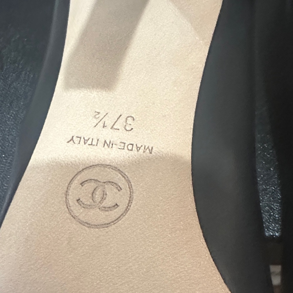 CHANEL Black Heels with Pearl Accent 37.5 BNIB Ultra Rare Authentic - Picture 9 of 11